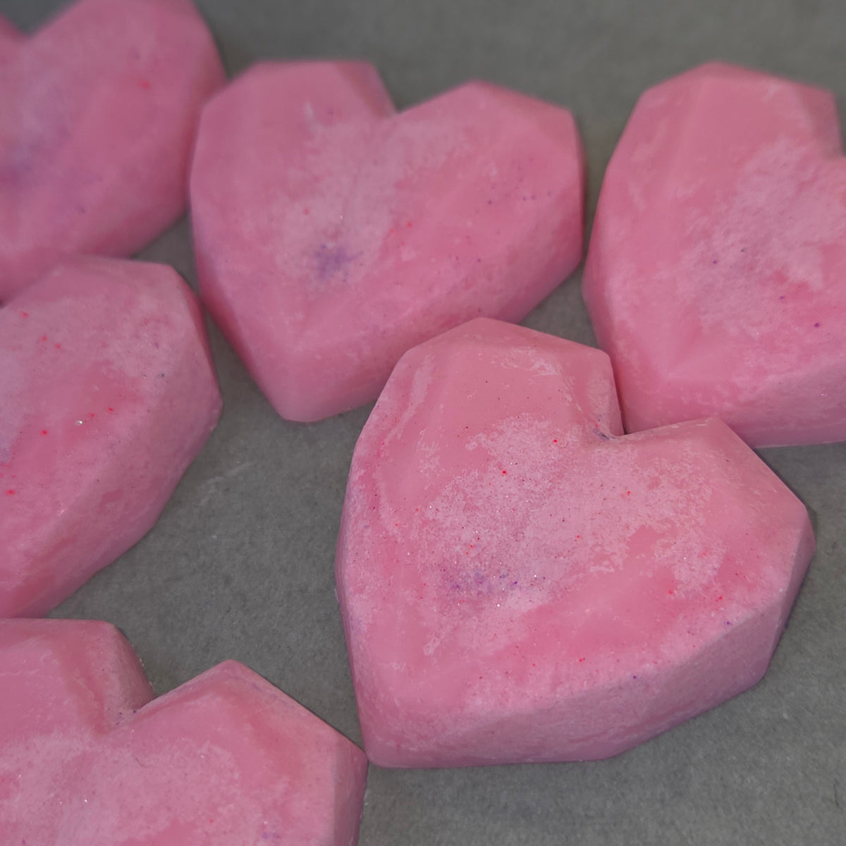(Strawberry Soda) - Geo Heart Wax Melts [1 oz]